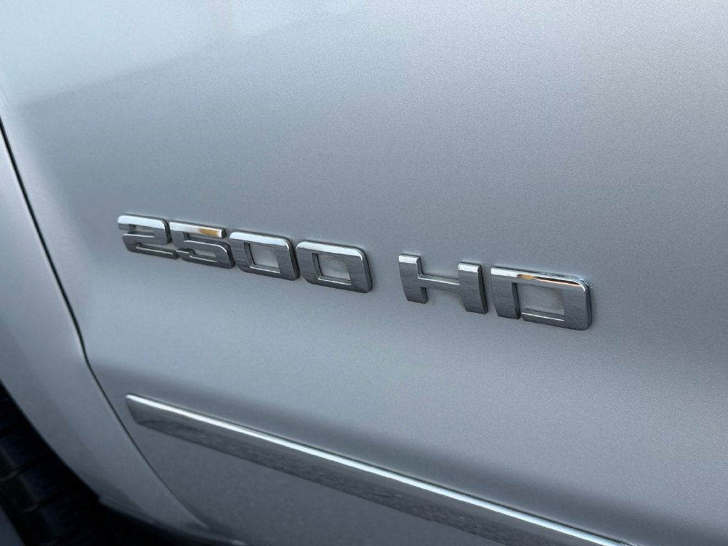 Used 2015 Chevrolet Silverado 2500 LTZ w/ LTZ Plus Package AWD/4WD image 10