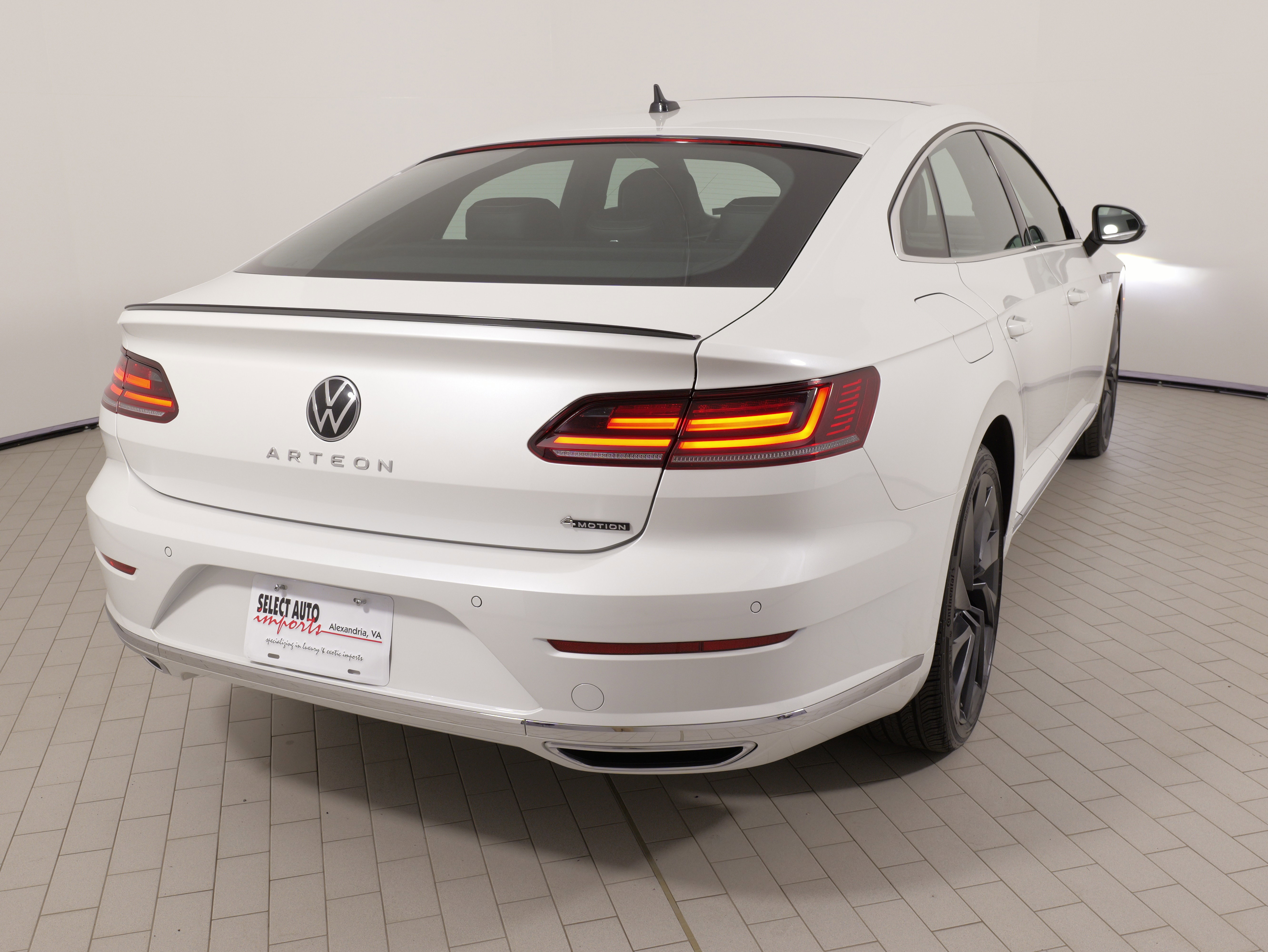 Used 2023 Volkswagen Arteon SEL AWD/4WD image 12