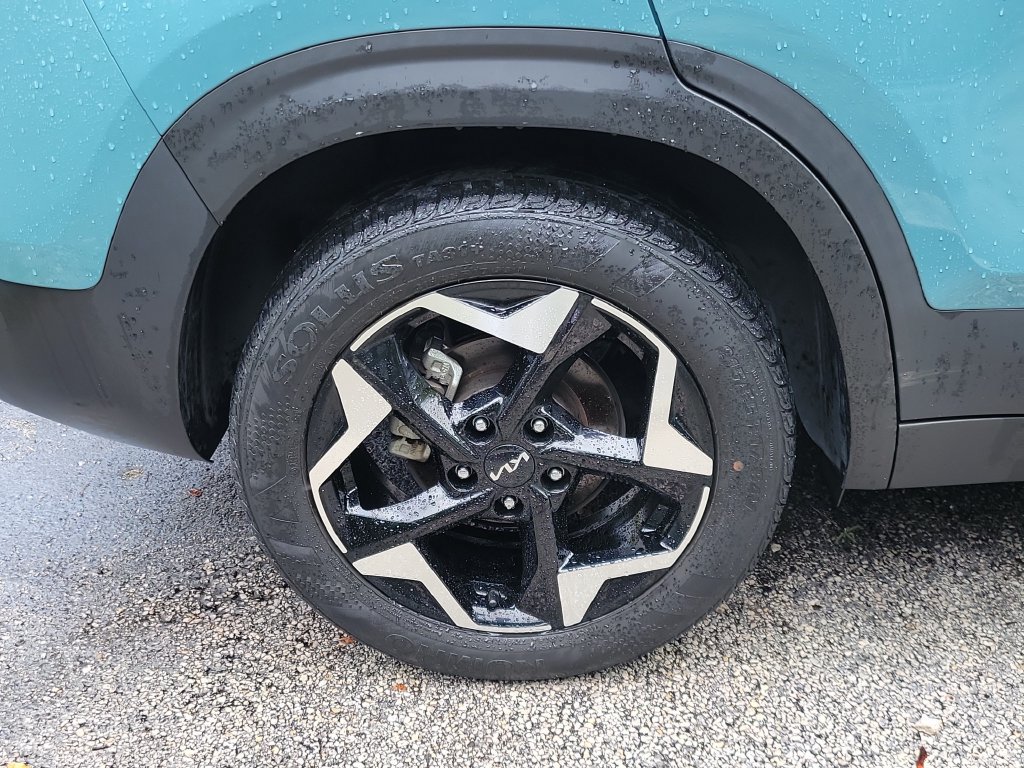 Certified 2024 Kia Seltos EX FWD image 7