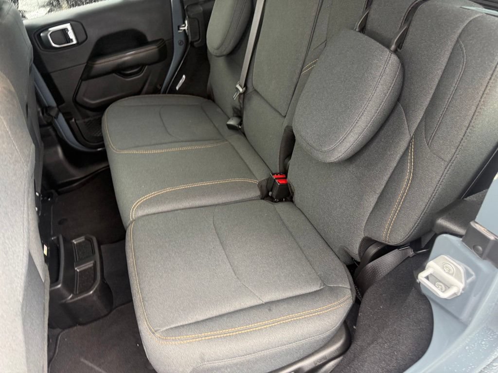 Used 2025 Jeep Wrangler Unlimited Sahara w/ Safety Group AWD/4WD image 34