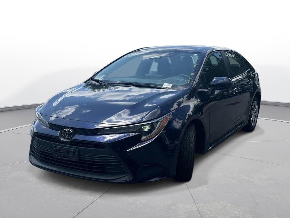 Used 2024 Toyota Corolla LE FWD image 2
