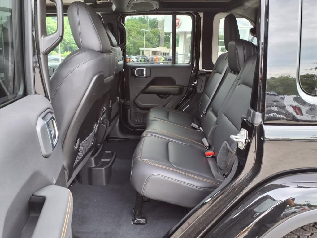 New 2025 Jeep Wrangler Sahara image 7