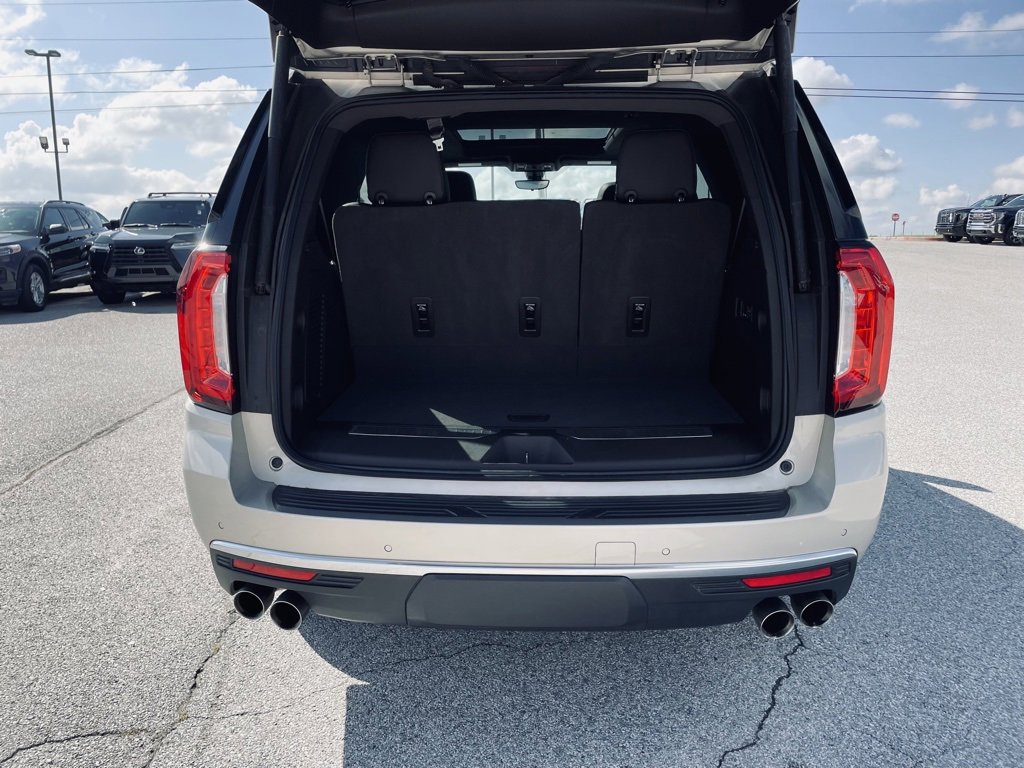 Used 2021 GMC Yukon Denali w/ Denali Premium Package image 29