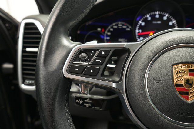 Used 2023 Porsche Cayenne Platinum Edition AWD/4WD image 32
