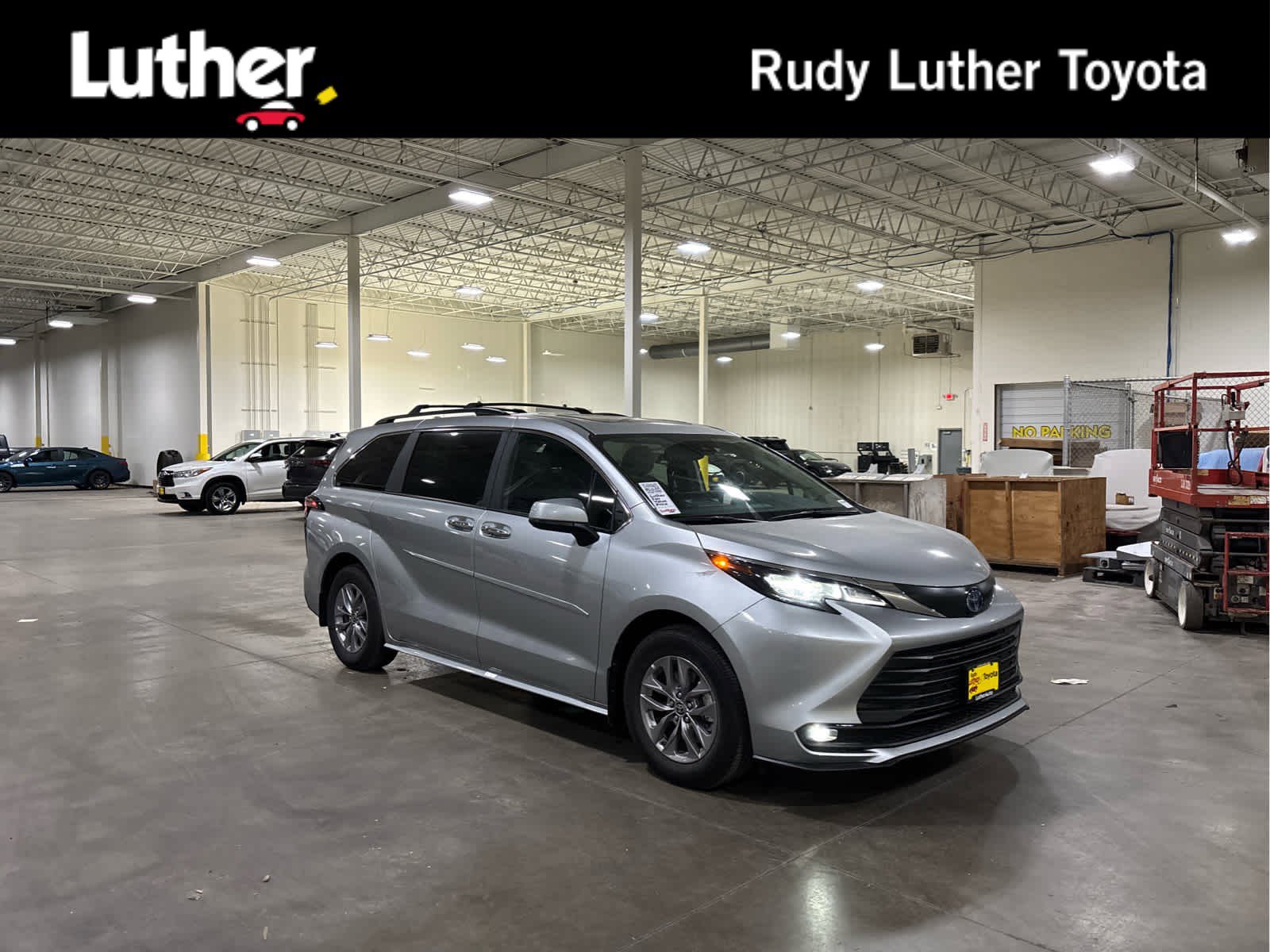 Used 2025 Toyota Sienna XLE