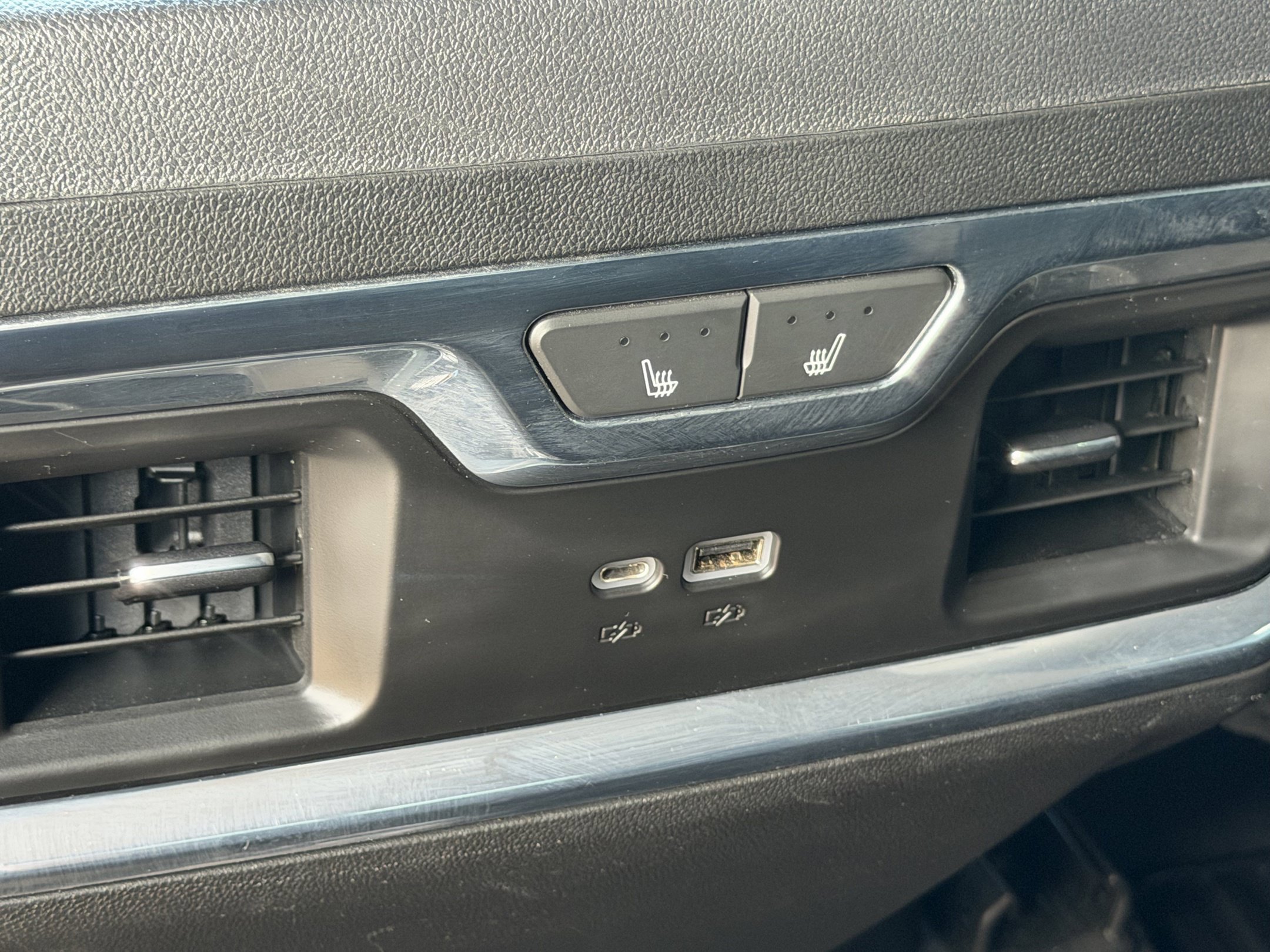 Used 2023 Chevrolet Silverado 1500 LTZ w/ LTZ Convenience Package II RWD image 29