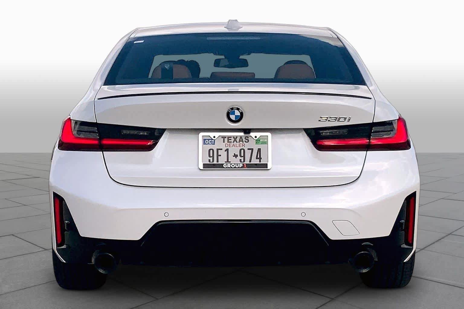 Used 2026 BMW 330i Sedan w/ M Sport Package RWD image 4