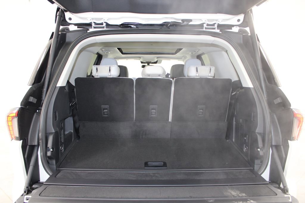 New 2026 Lincoln Navigator Reserve image 16