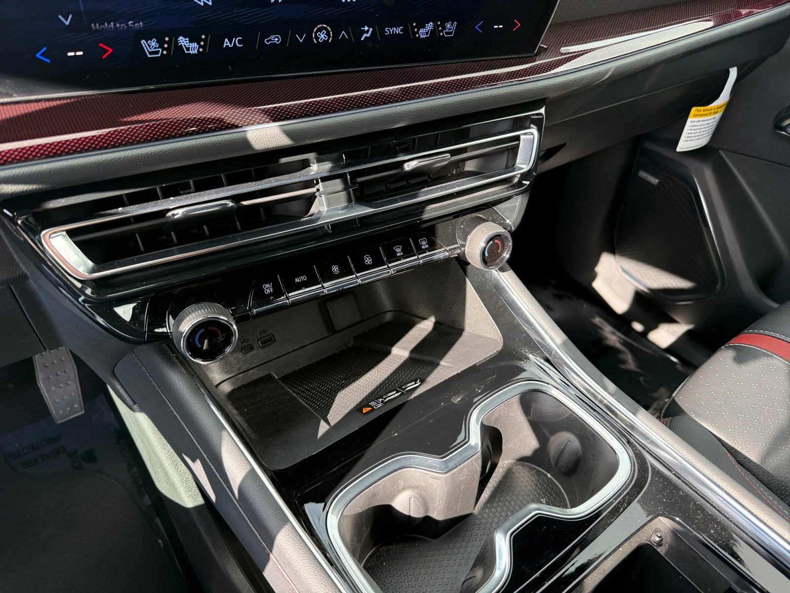 Used 2025 Chevrolet Traverse RS w/ LPO, Floor Liner Package image 13