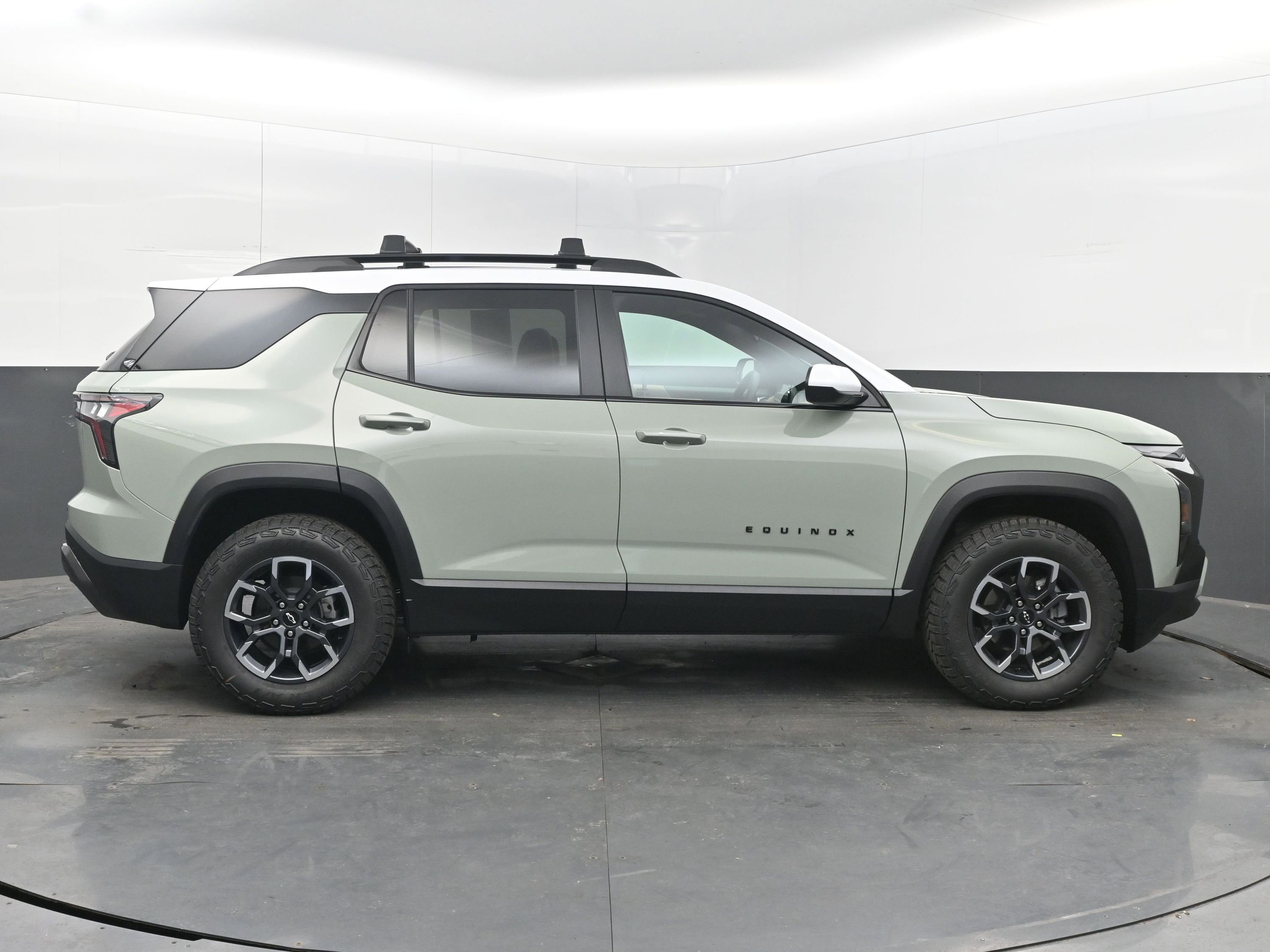 Used 2026 Chevrolet Equinox ACTIV w/ LPO, Floor Liner Package image 10