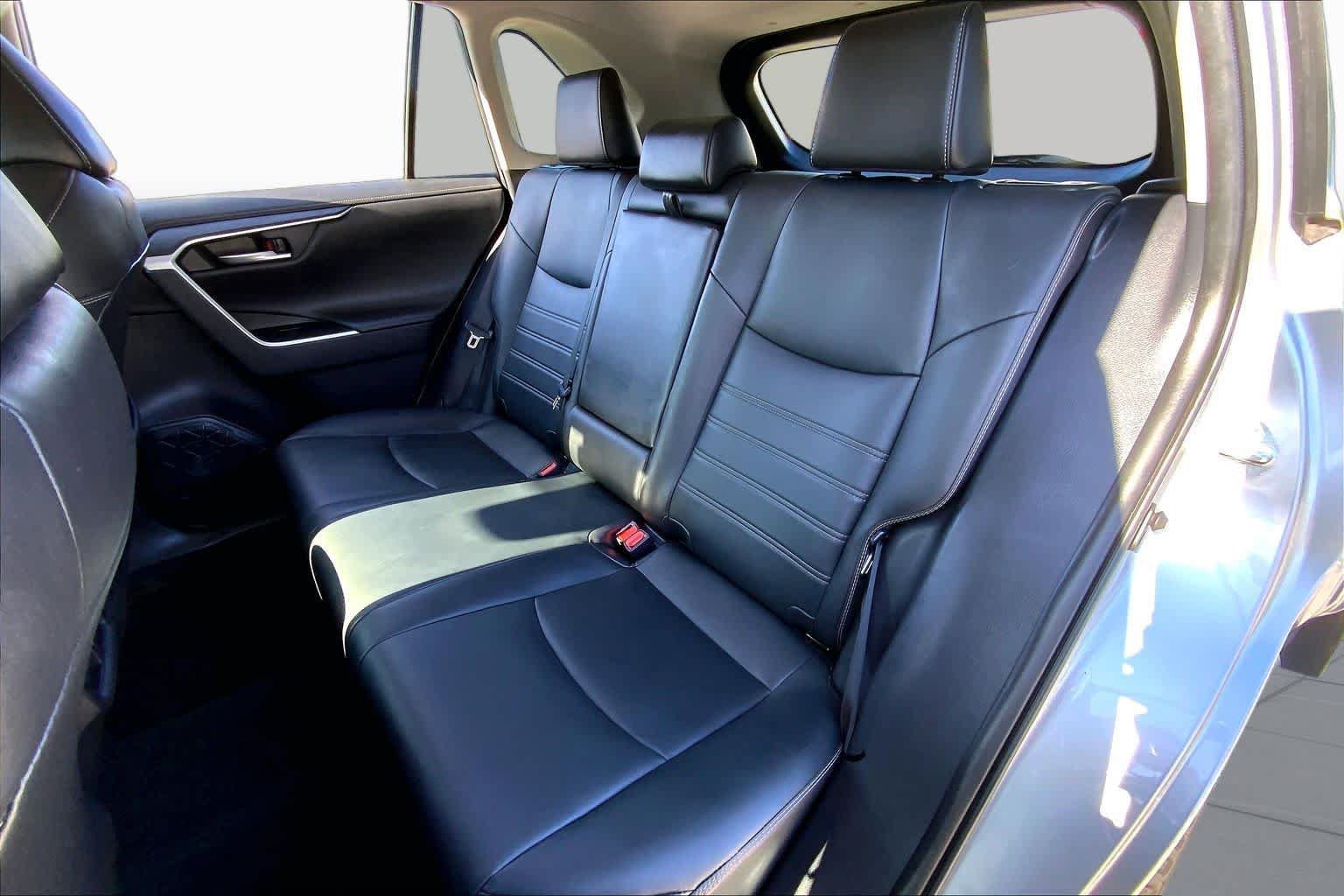 Used 2020 Toyota RAV4 Limited AWD/4WD image 21