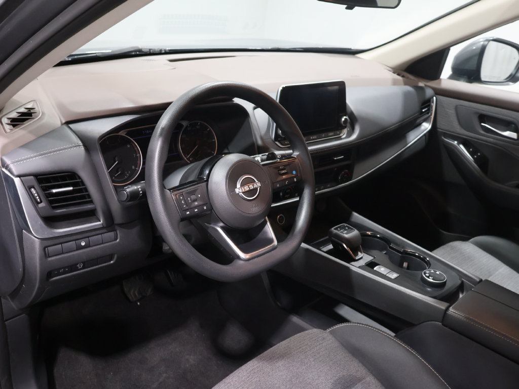 Used 2023 Nissan Rogue SV AWD/4WD image 16