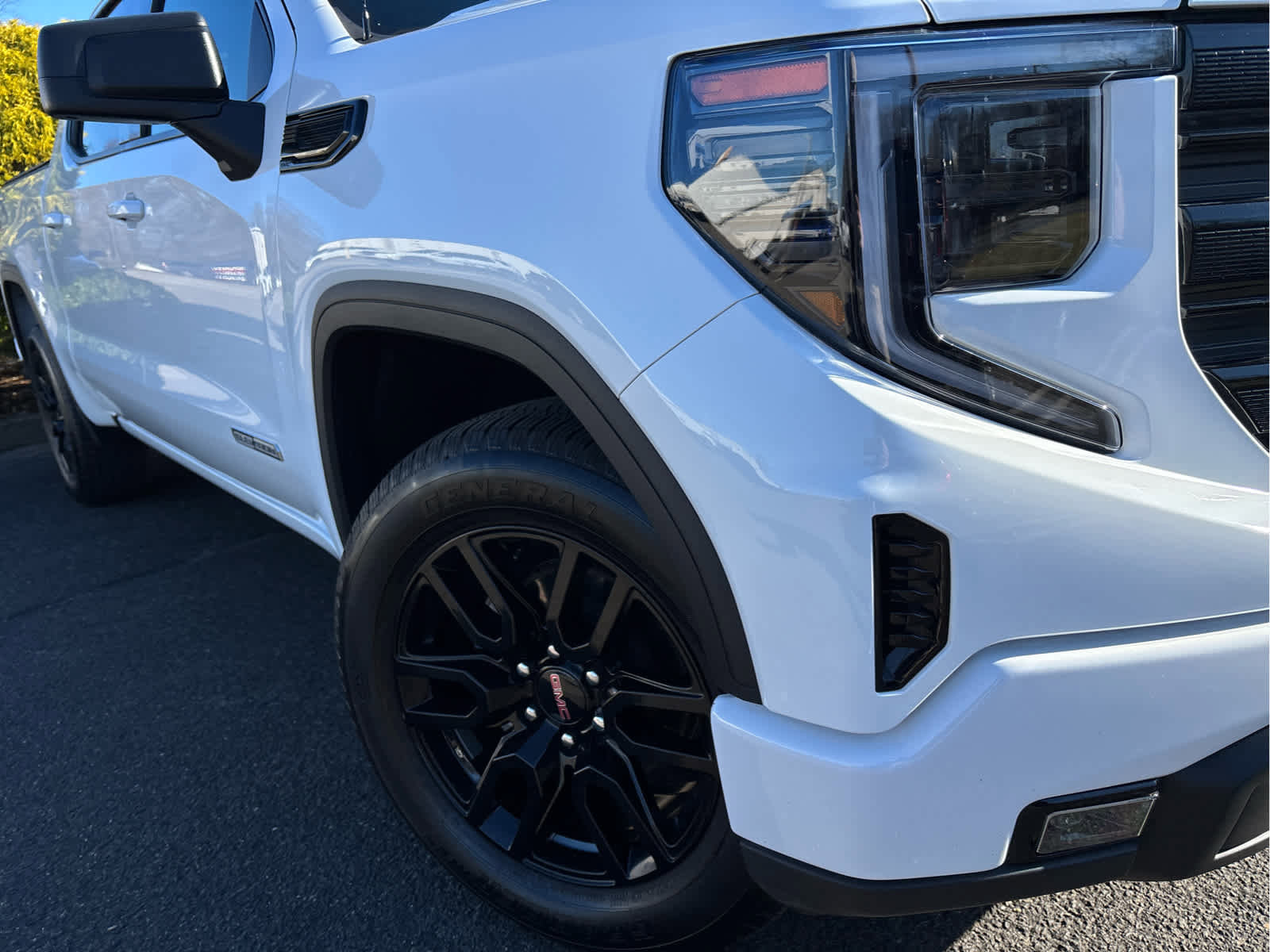 Used 2024 GMC Sierra 1500 Elevation image 29