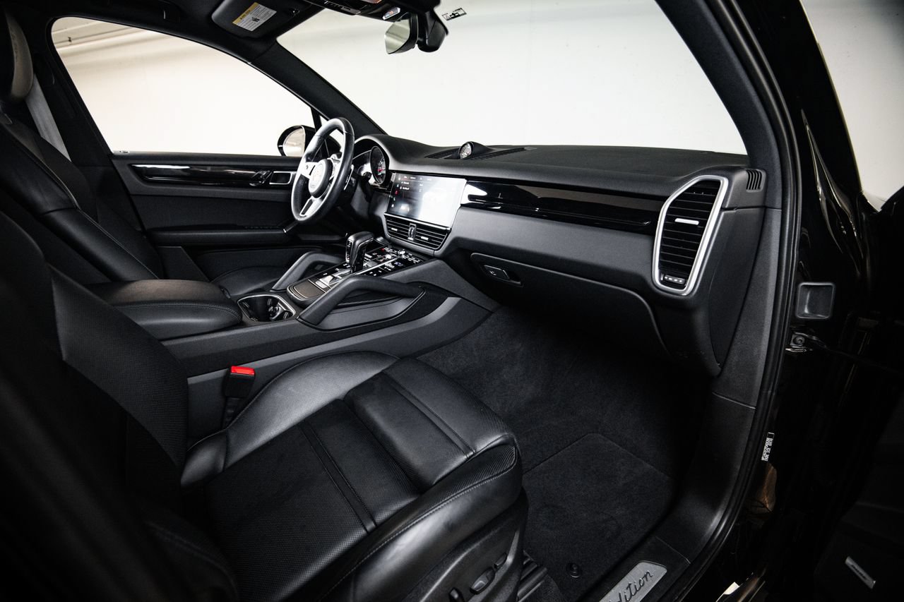 Certified 2023 Porsche Cayenne Platinum Edition AWD/4WD image 28