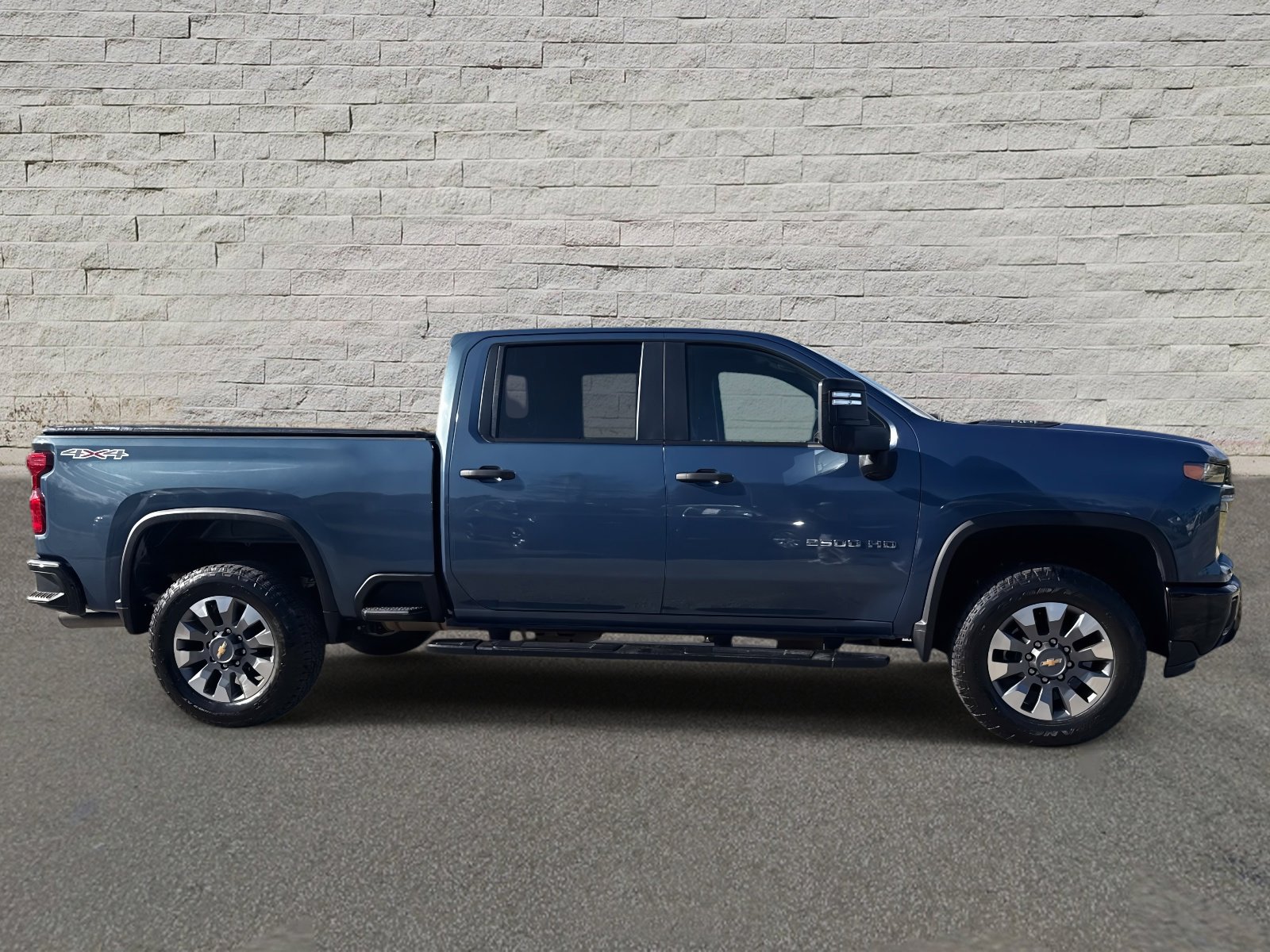 Used 2024 Chevrolet Silverado 2500 Custom w/ Custom Convenience Package image 4