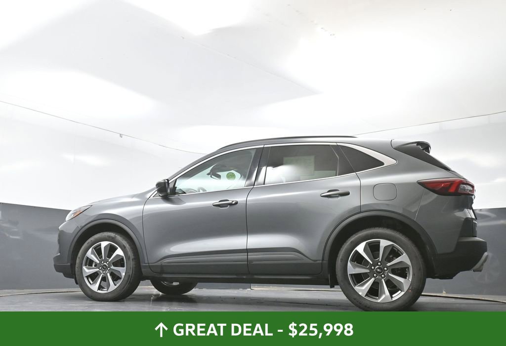 Used 2025 Ford Escape Platinum AWD/4WD image 57