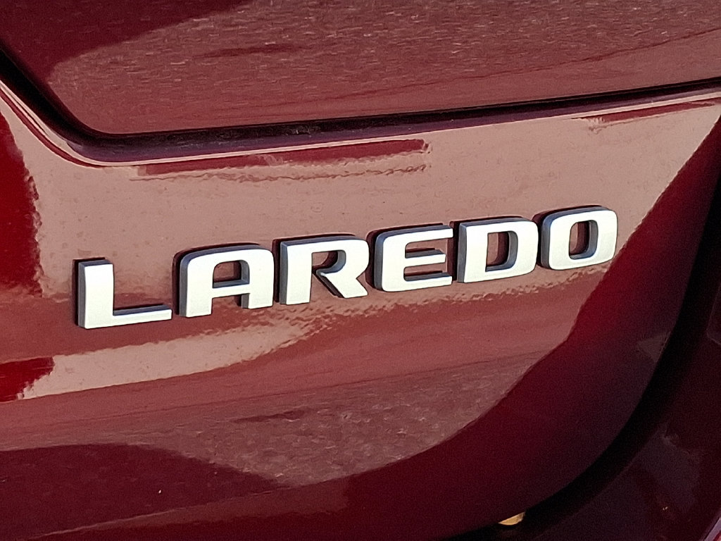 Certified 2025 Jeep Grand Cherokee Laredo w/ Luxury Tech Group I AWD/4WD image 34