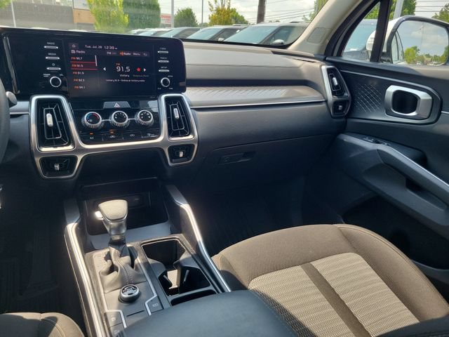 Used 2022 Kia Sorento LX FWD image 12