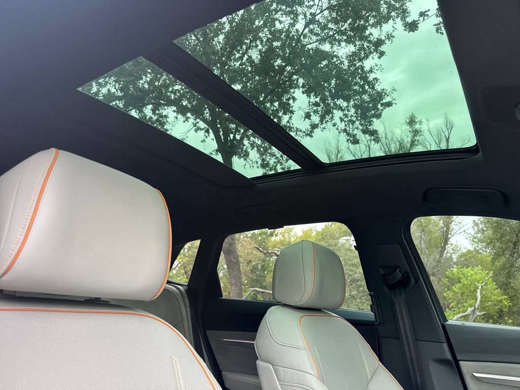 Used 2024 Audi Q8 e-tron Prestige w/ Prestige Package AWD/4WD image 20