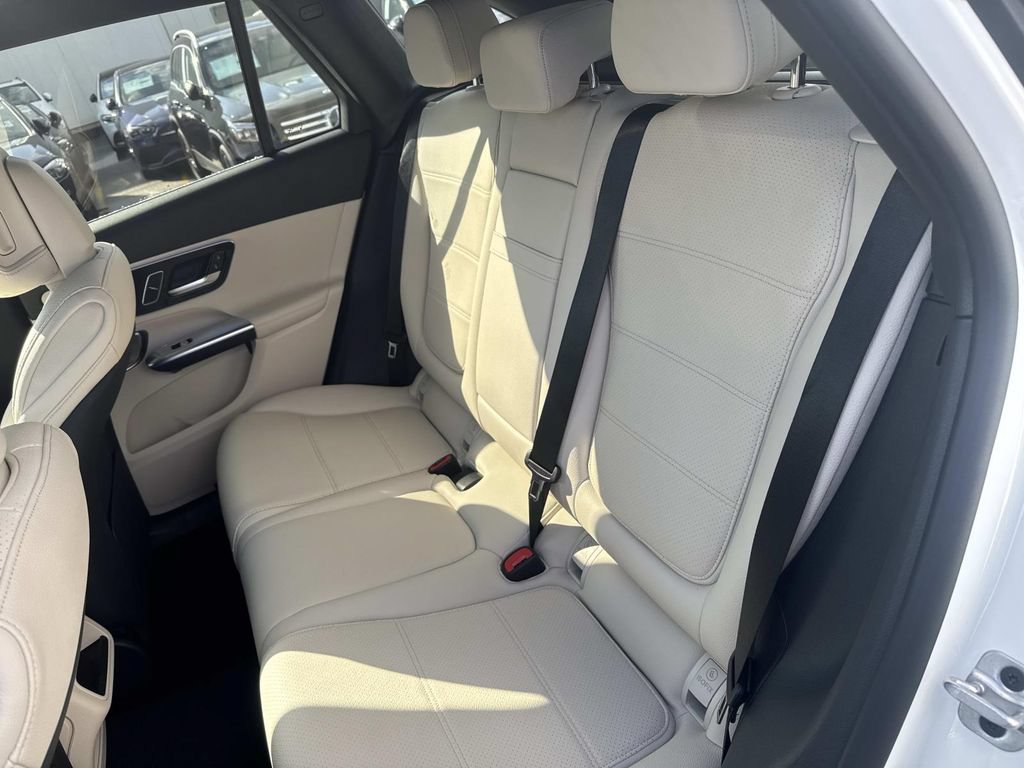 Used 2026 Mercedes-Benz GLC 300 4MATIC image 6