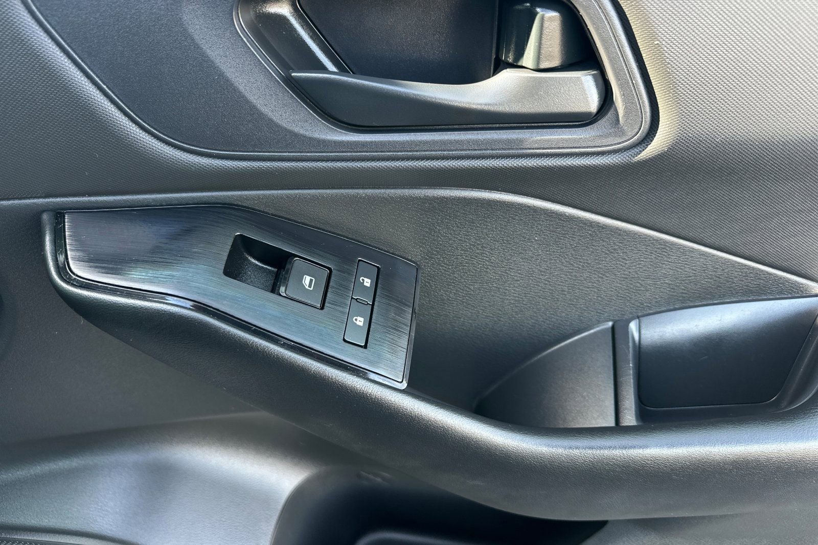 Used 2024 Nissan Rogue S image 20