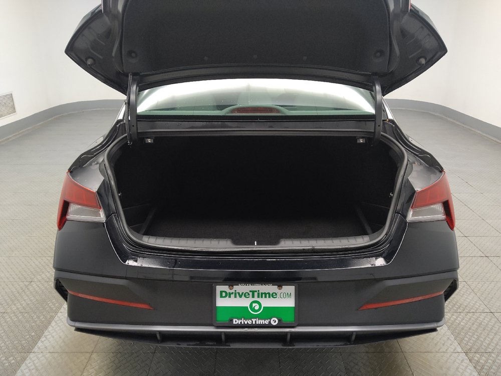 Used 2025 Hyundai Elantra SE FWD image 29