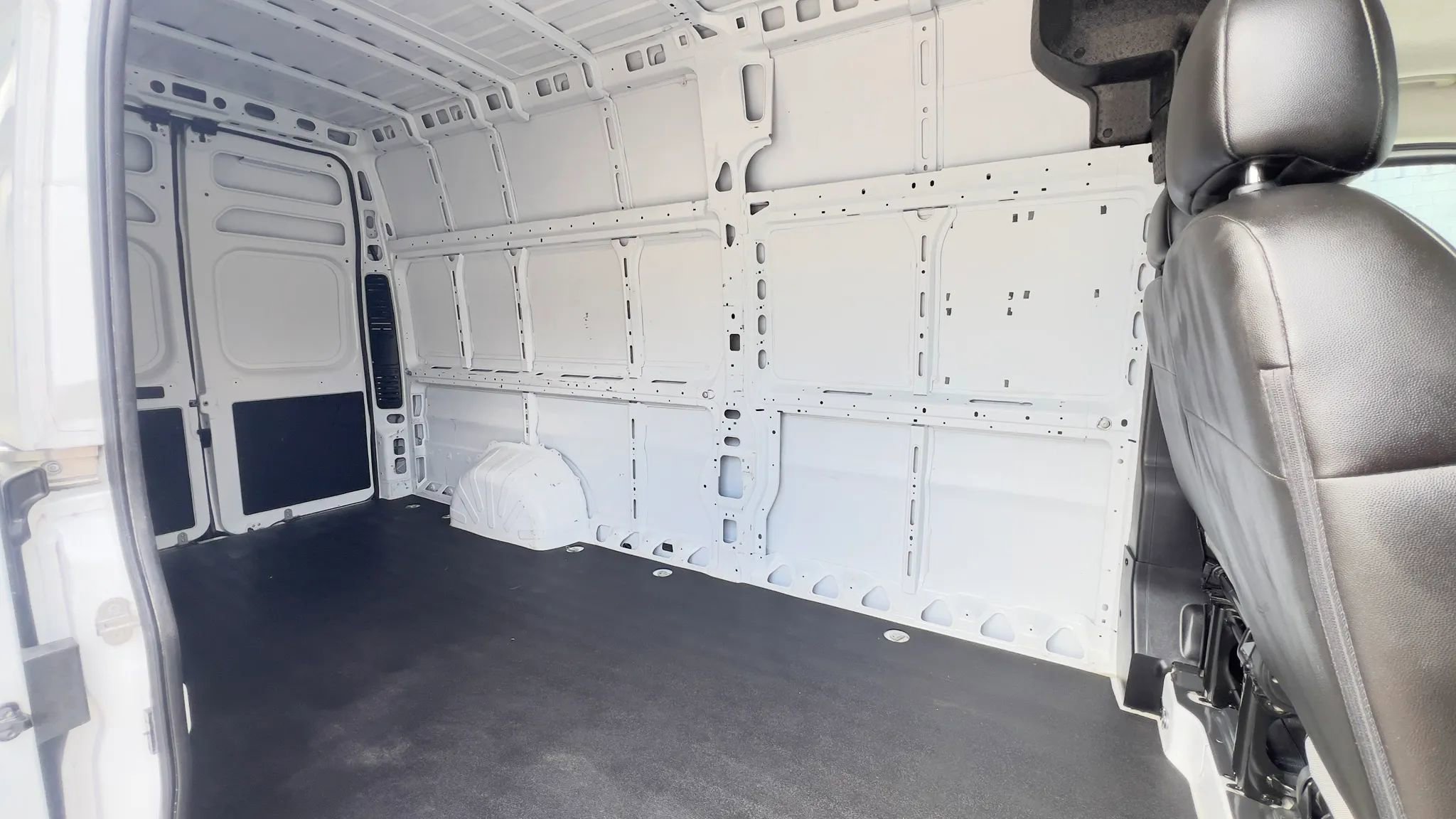 Used 2023 RAM ProMaster 3500 w/ Lane Management Group FWD image 15