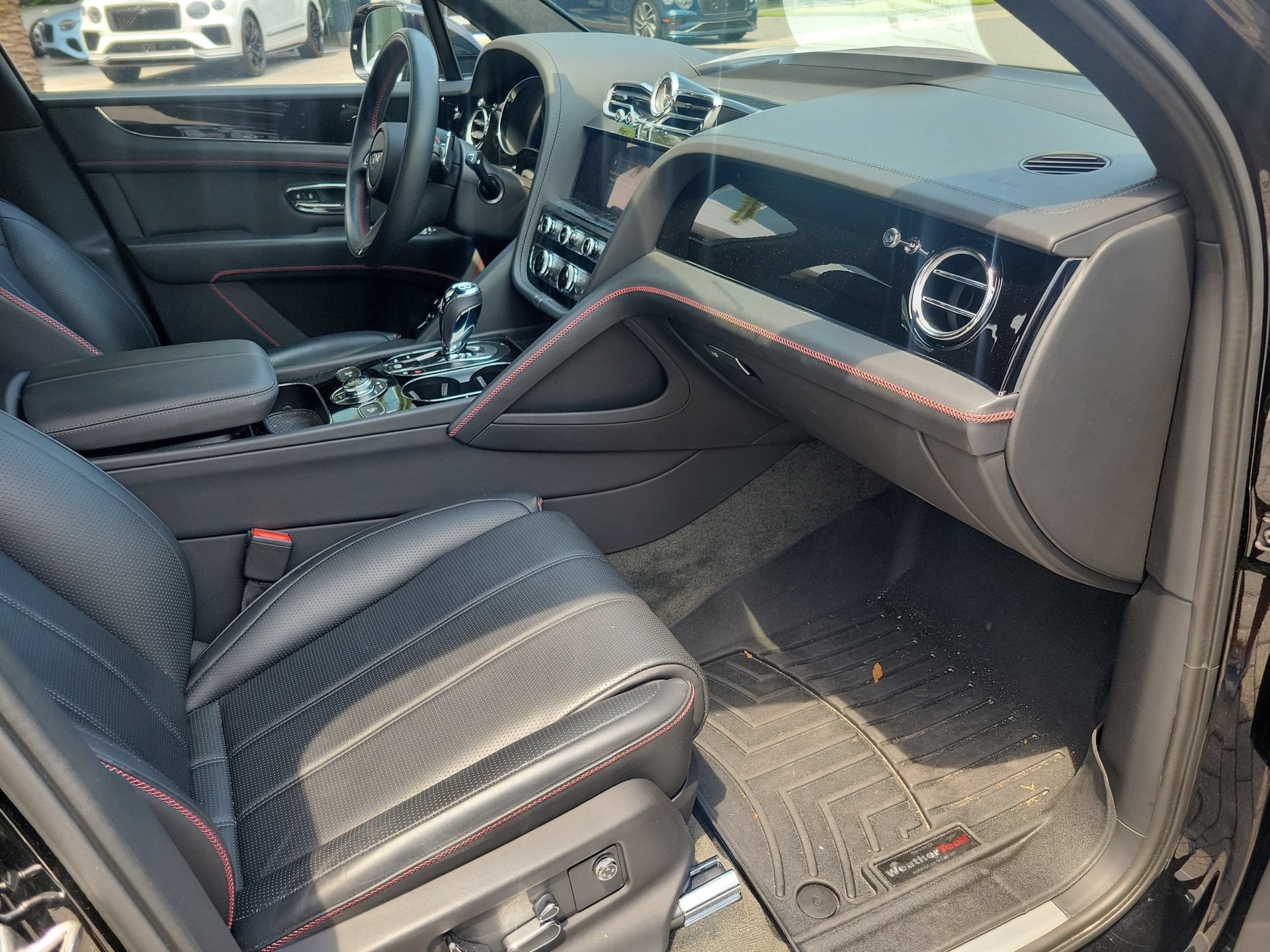 Certified 2023 Bentley Bentayga AWD/4WD image 3