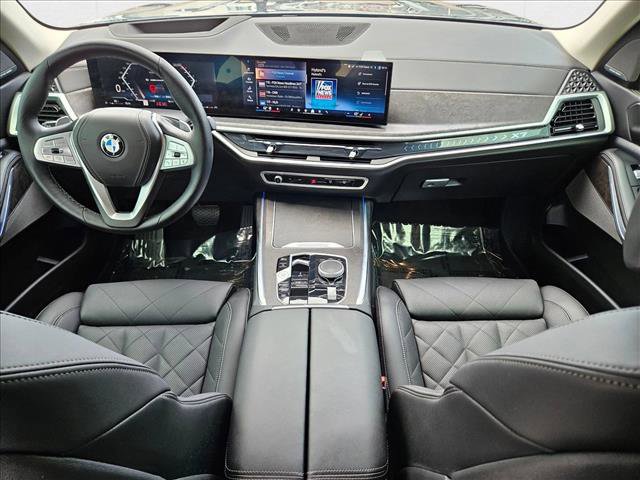 Used 2025 BMW X7 xDrive40i image 19