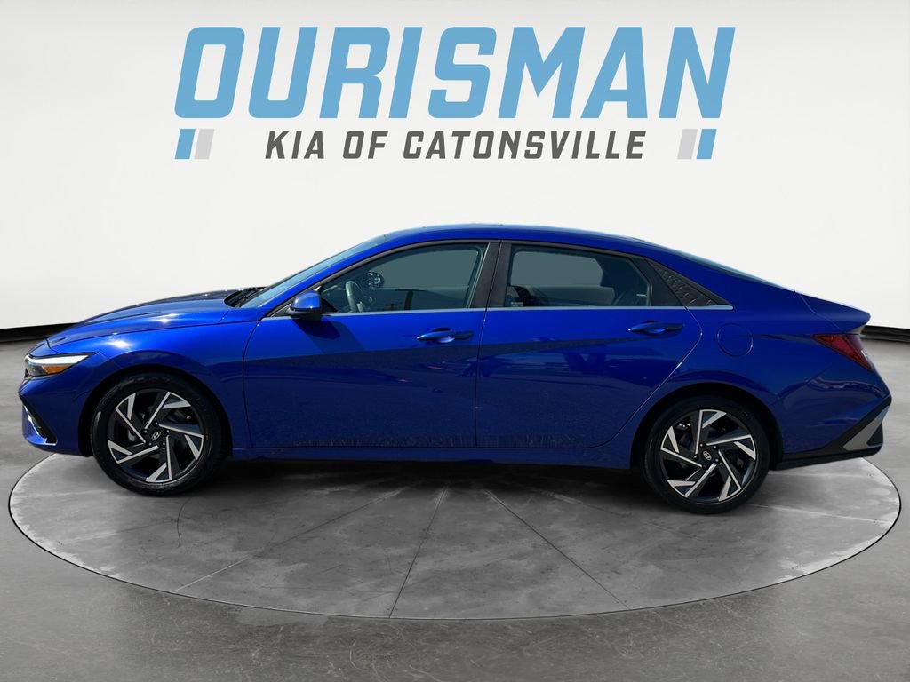 Used 2024 Hyundai Elantra SEL w/ Convenience Package image 3