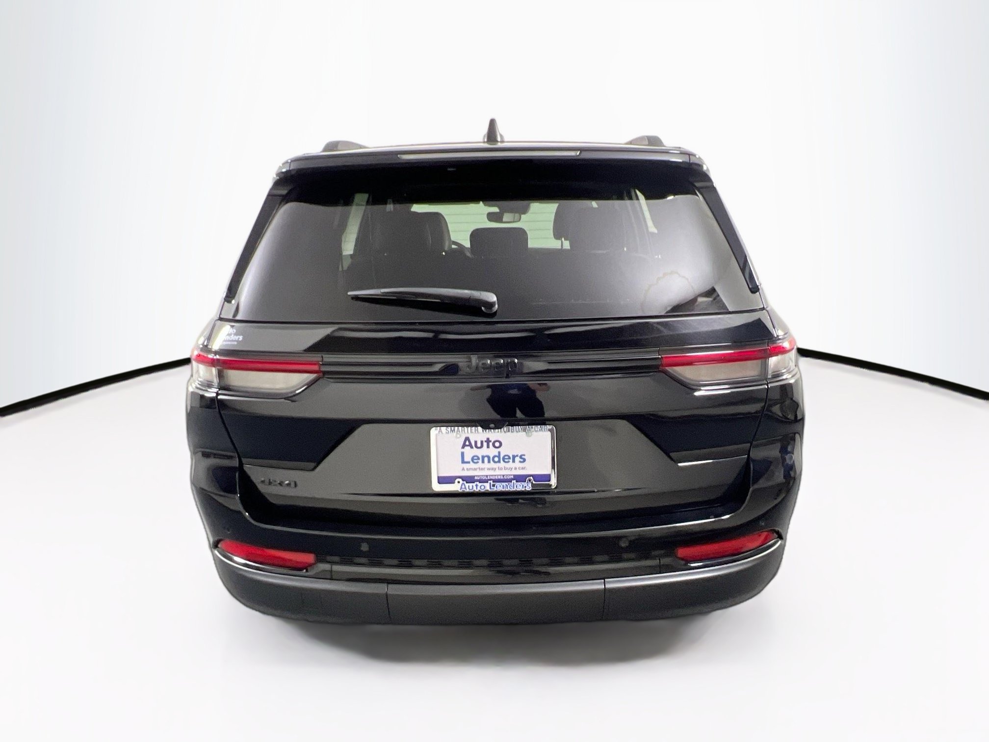 Used 2023 Jeep Grand Cherokee Altitude AWD/4WD image 6