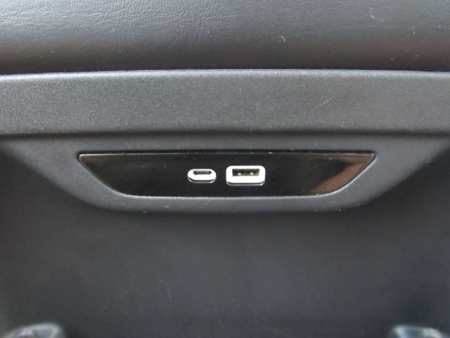 Used 2024 Chrysler Pacifica Touring-L FWD image 33