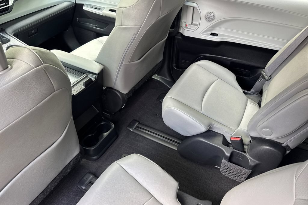 Certified 2025 Toyota Sienna XLE w/ XLE Plus Package AWD/4WD image 11