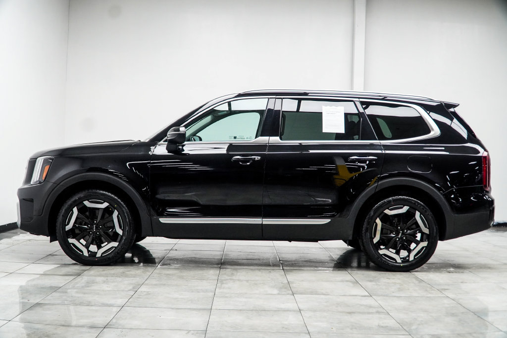 Used 2023 Kia Telluride S w/ S Sunroof Package FWD image 17