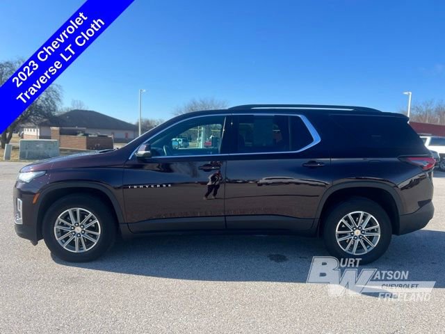 Used 2023 Chevrolet Traverse LT image 3