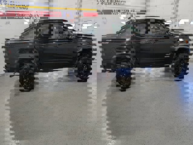 Used 2018 Chevrolet Colorado ZR2 w/ ZR2 Midnight Special Edition image 8