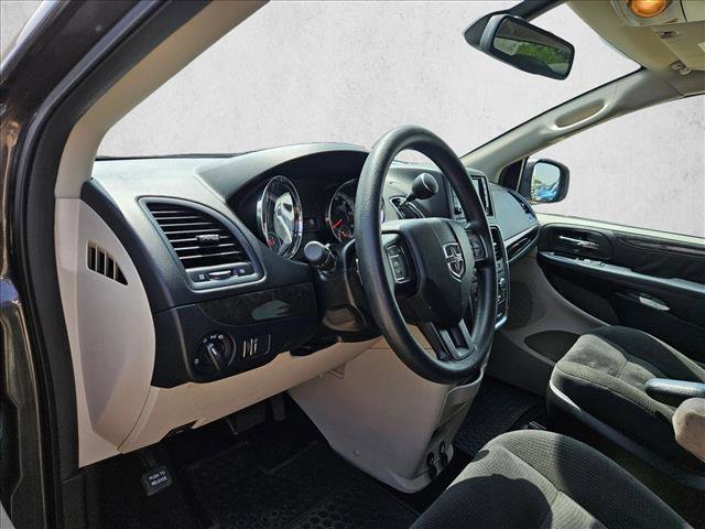 Used 2019 Dodge Grand Caravan SE w/ UConnect Hands-Free Group FWD image 10