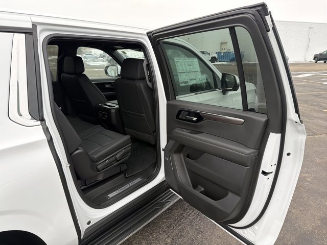 New 2026 Chevrolet Suburban LT w/ Comfort Package image 25