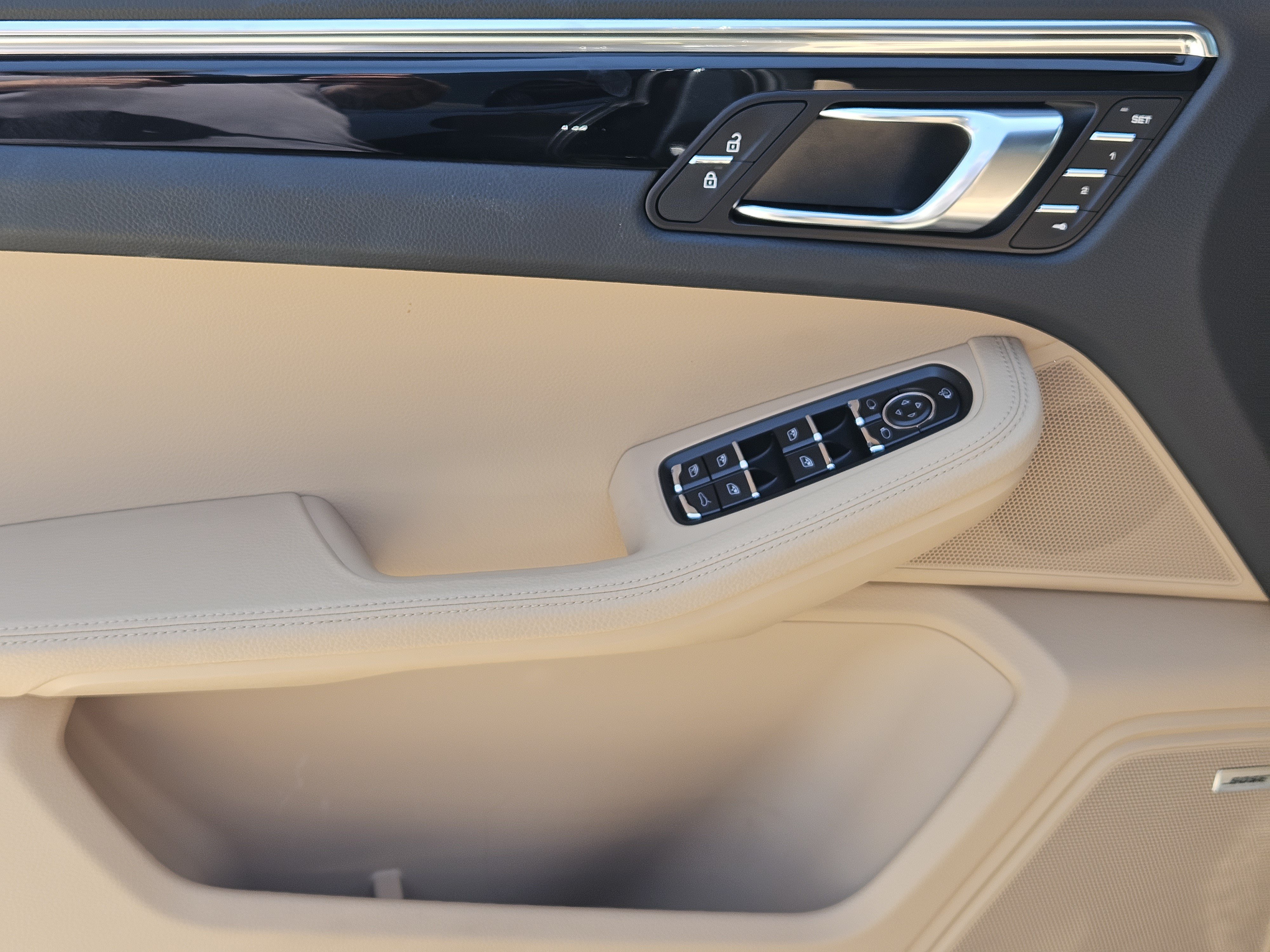 Certified 2026 Porsche Macan S AWD/4WD image 22