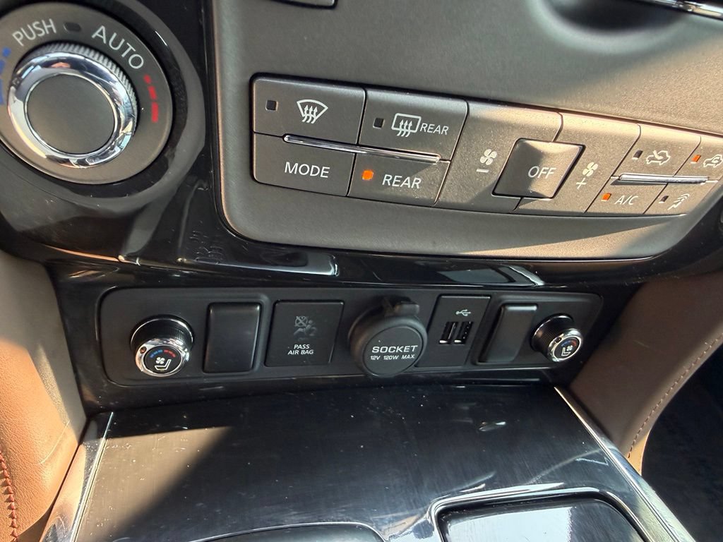 Used 2020 Nissan Armada Platinum RWD image 11