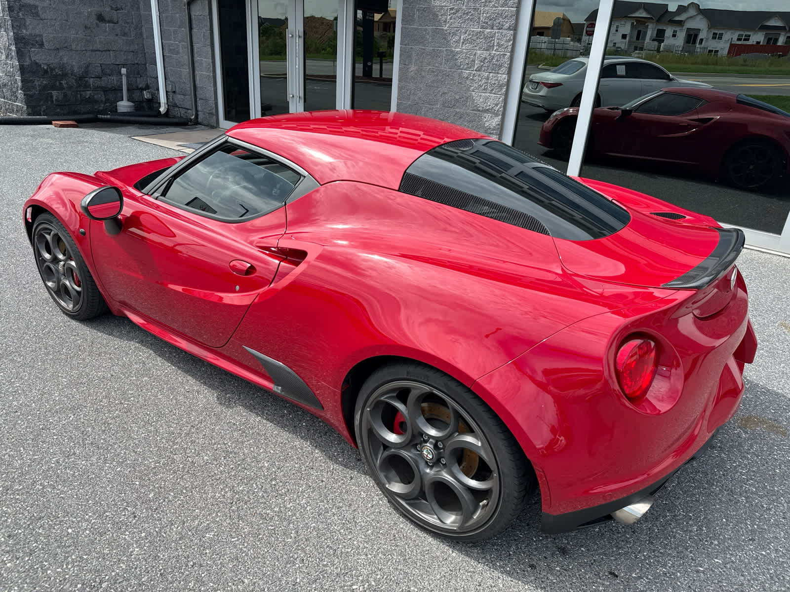 Used 2015 Alfa Romeo 4C Launch Edition w/ Convenience Group RWD image 9