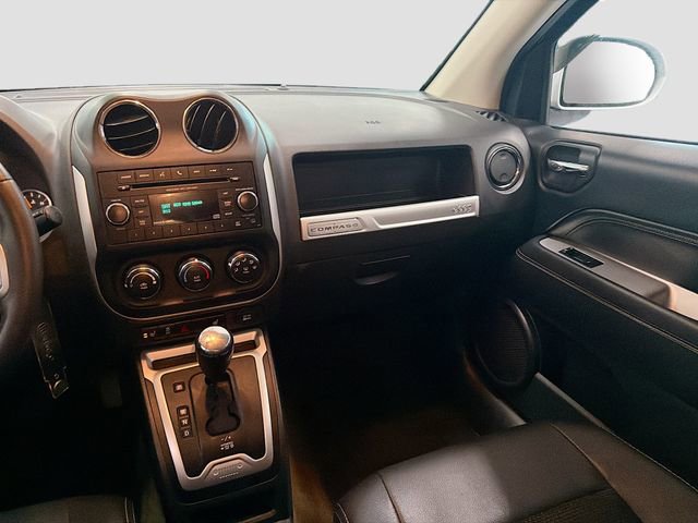 Used 2016 Jeep Compass Latitude image 21