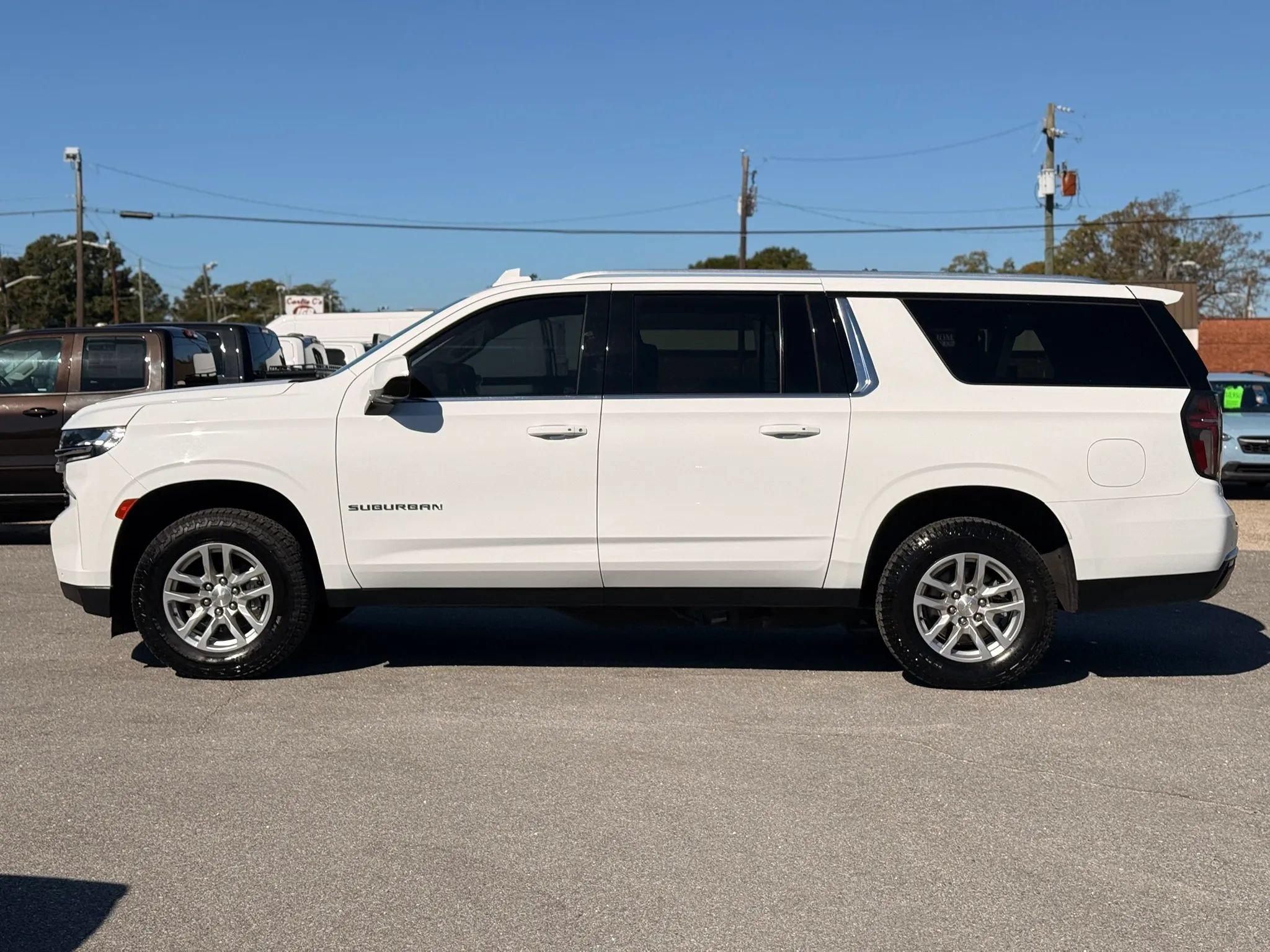 Used 2023 Chevrolet Suburban LT AWD/4WD image 6