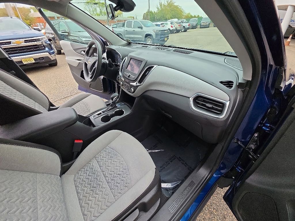 Used 2023 Chevrolet Equinox LS w/ LS Convenience Package AWD/4WD image 28