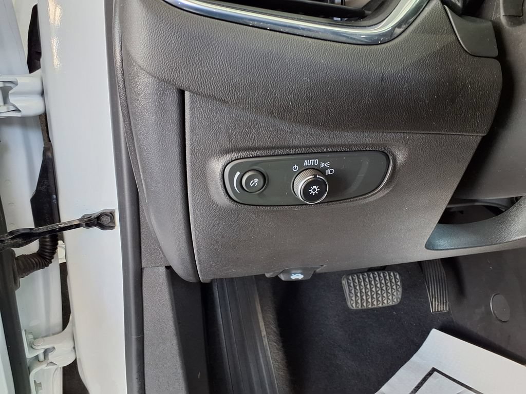 Used 2023 Chevrolet Equinox LT FWD image 24