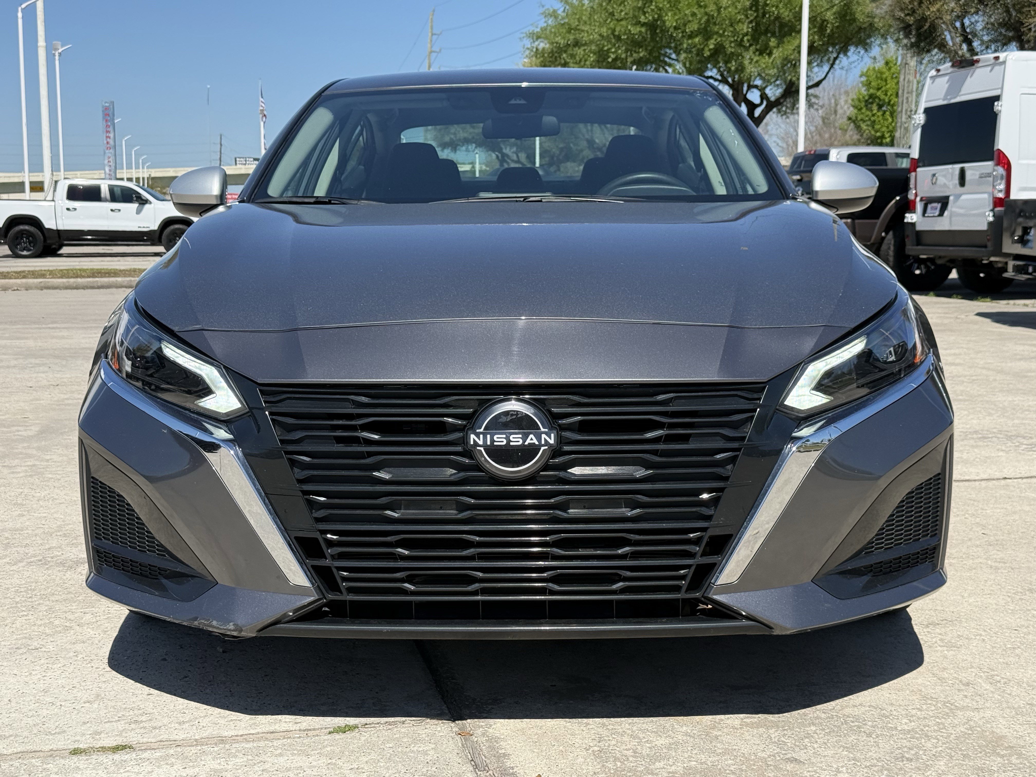 Used 2024 Nissan Altima 2.5 SV image 10