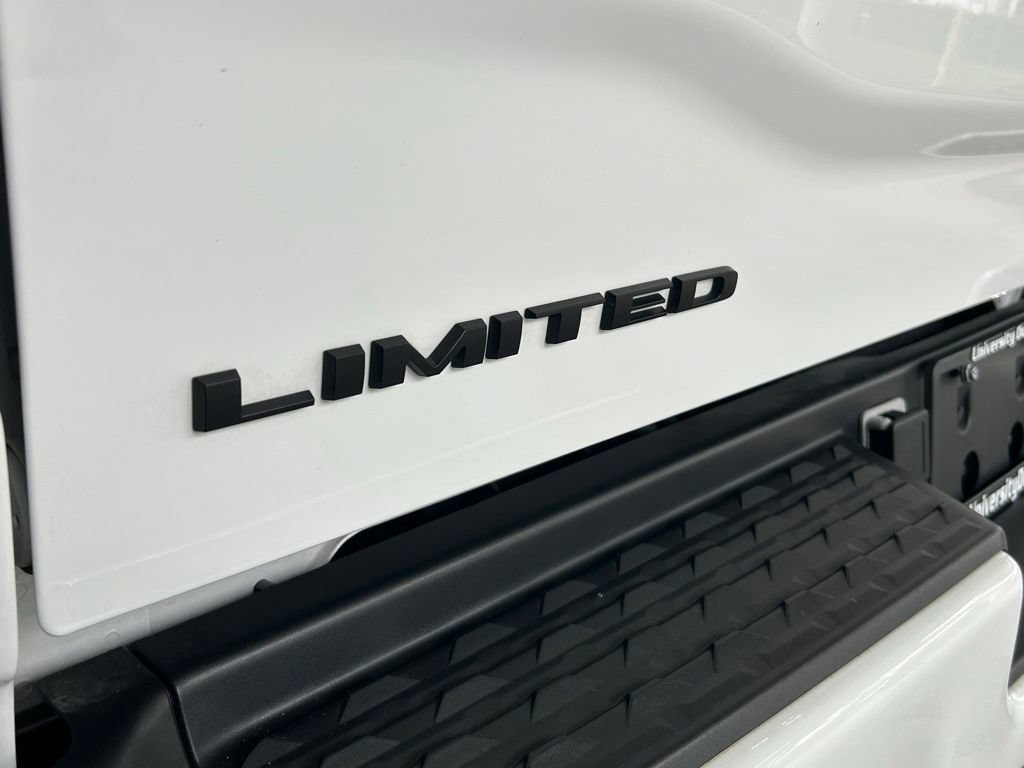 Used 2025 RAM 2500 Limited AWD/4WD image 22