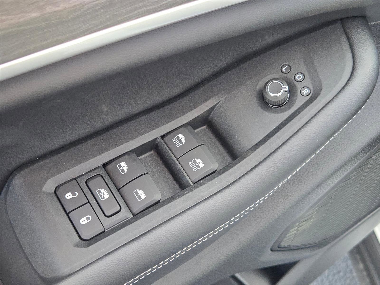 New 2025 Jeep Grand Cherokee Limited w/ Black Appearance Package image 22