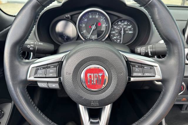 Used 2017 FIAT 124 Spider Classica RWD image 22