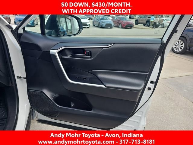 Used 2022 Toyota RAV4 LE FWD image 32